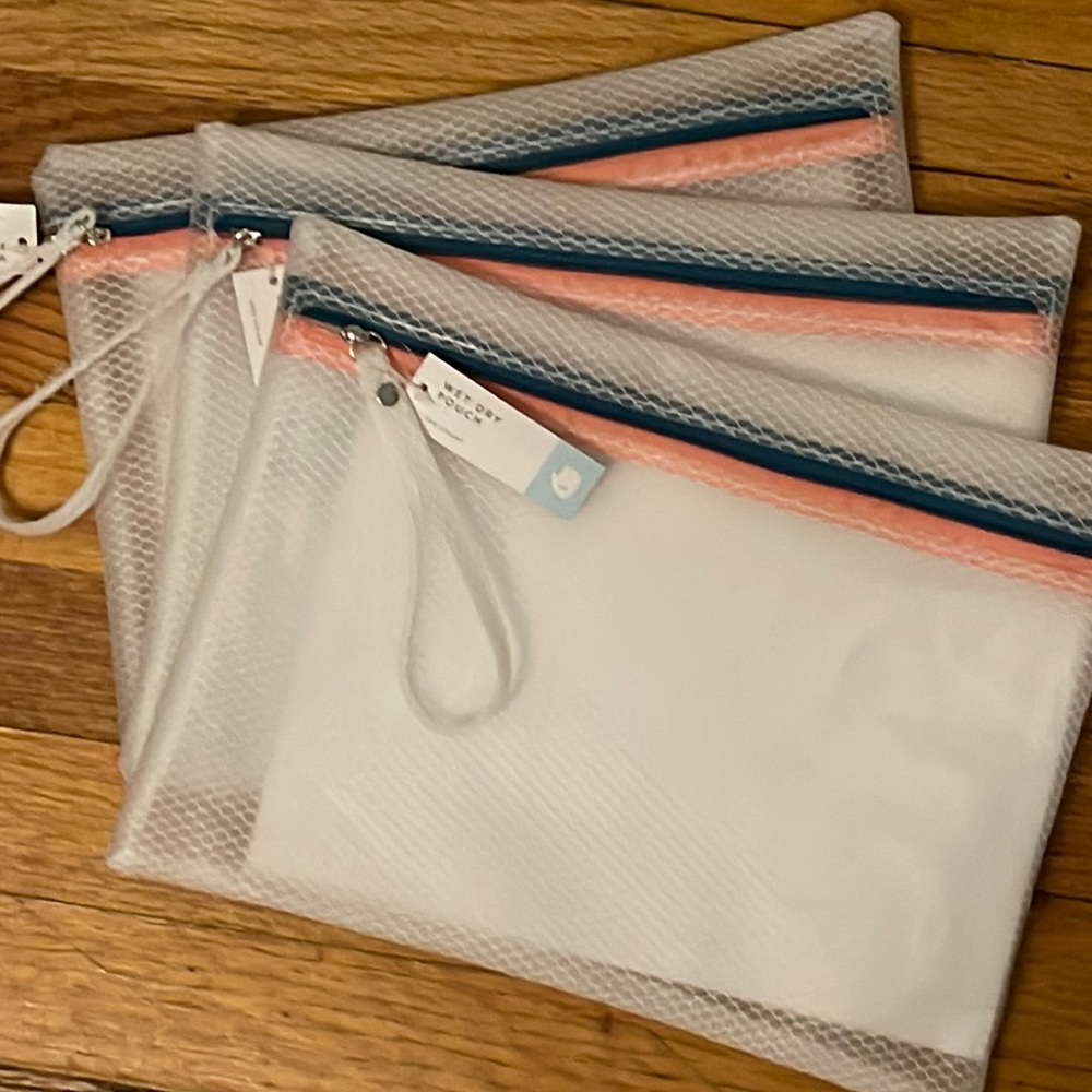 Wet zippered beach/pool pouch